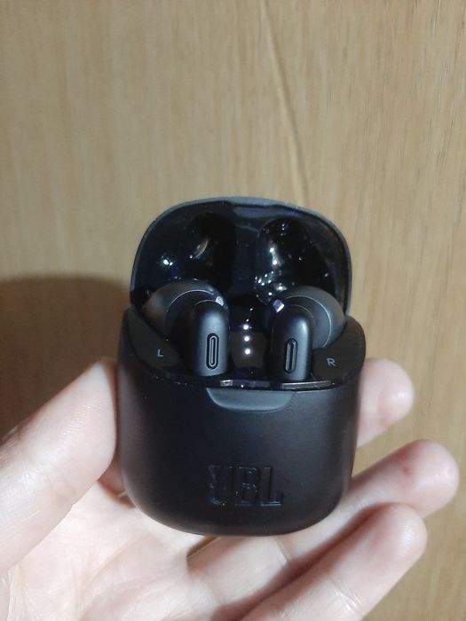 Vand Căști JBL Tune 220TWS / 225TWS – Sunet Pure Bass, Stare Excelentă