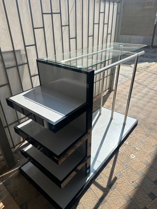 Торговые витрины для магазина (б/у, в хорошем состоянии)