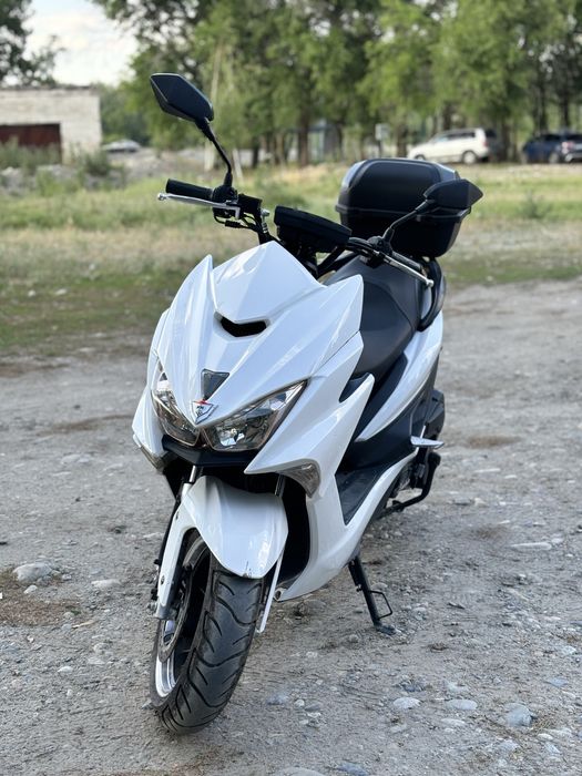 Продам скутер(мопед) force 150