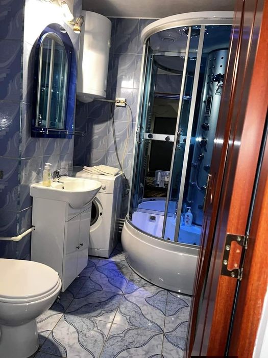 Vând apartament 2 camere+ teren in spatele blocului