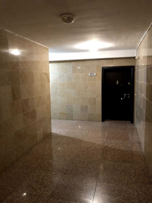 Дава се под наем Офис в Айтос - 72 кв.м за 663 € - Снимка #3