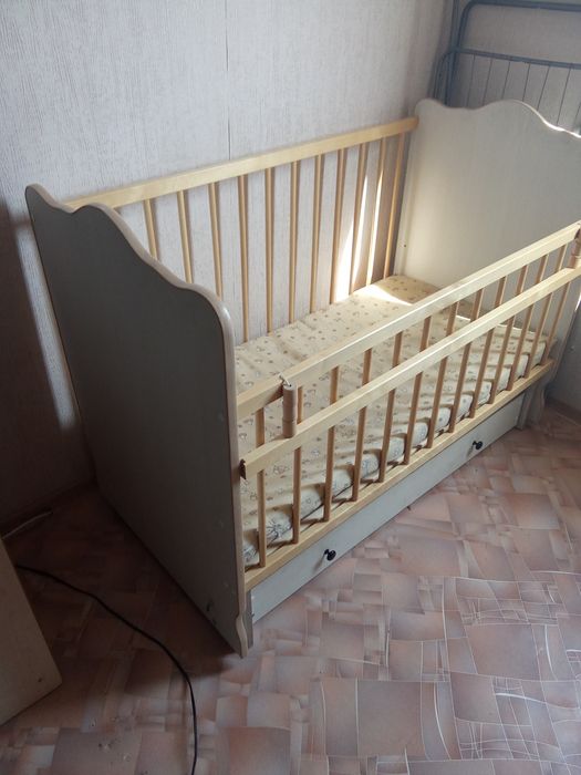 Продам кроватку детскую