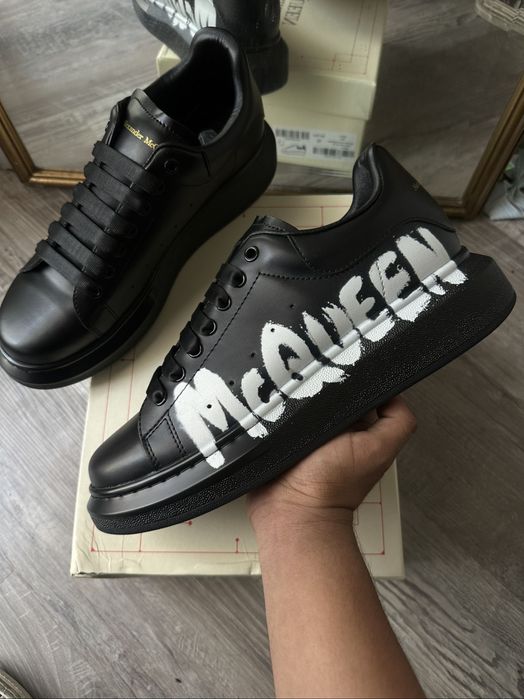 McQeen Graffiti black *calitate premium* Full Box*