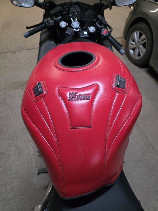 Кожа за резервоар HONDA CBR 1100 XX