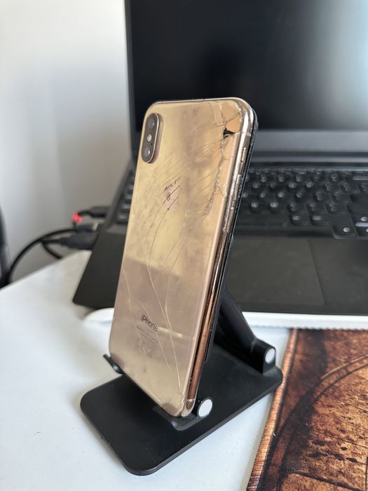 iPhone XS - Defect / Pentru piese sau reparat (baterie si display)