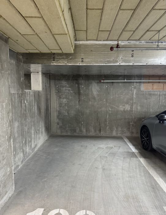 Inchiriez loc de parcare subteran Smart Lujerului