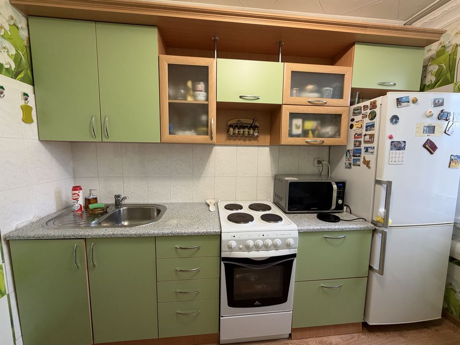 Продам кухонный гарнитур б/у