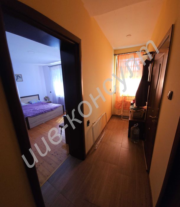 Реновирана тухлена къща в с. Първомайци