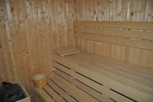 Хотел в Свети Влас с басейн на последния етаж.