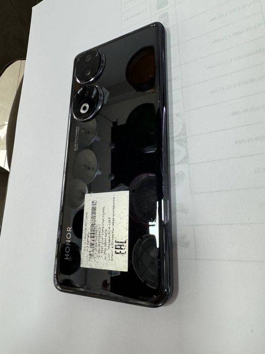 Honor 90,holati ideal