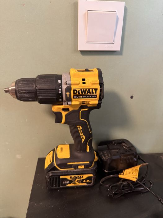 DeWalt DCD-100Y + 4AH батерия + Зарядно
