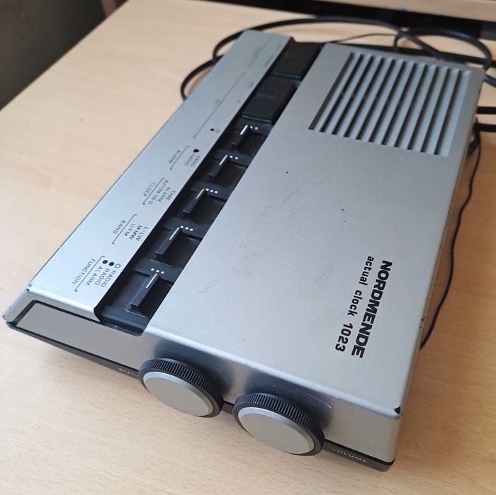 Винтидж радио NORMENDE actual clock 1023, Germany