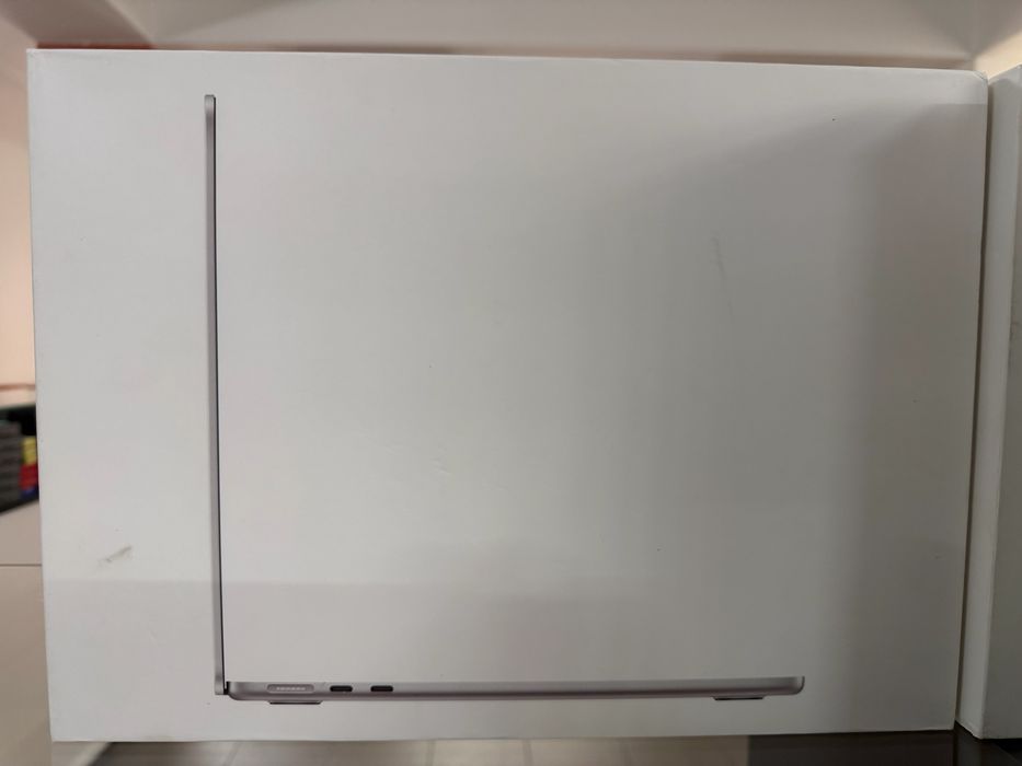 Macbook Air M4 Pret 4000 lei