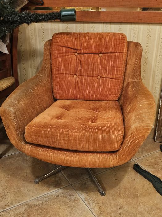 Подарявам мек стол