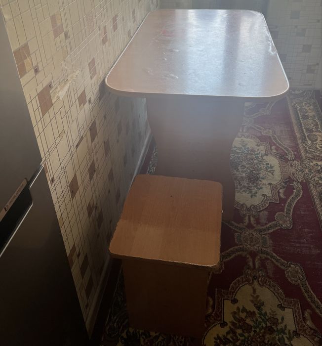 Стол +4 стулья 15000 тг