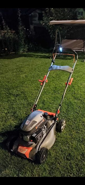 Mașina de tuns gazon/iarba Ruris rx200s