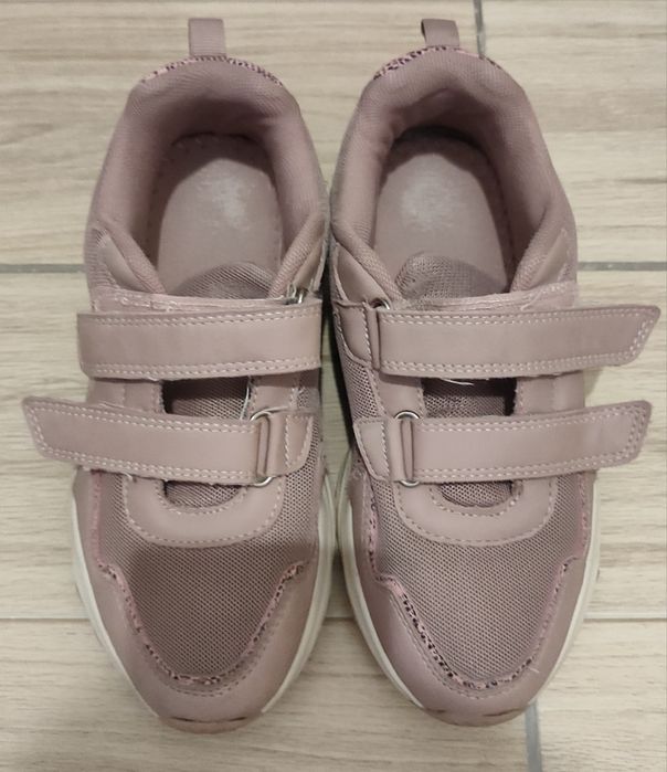 Кроссовки 35 размера на девочку