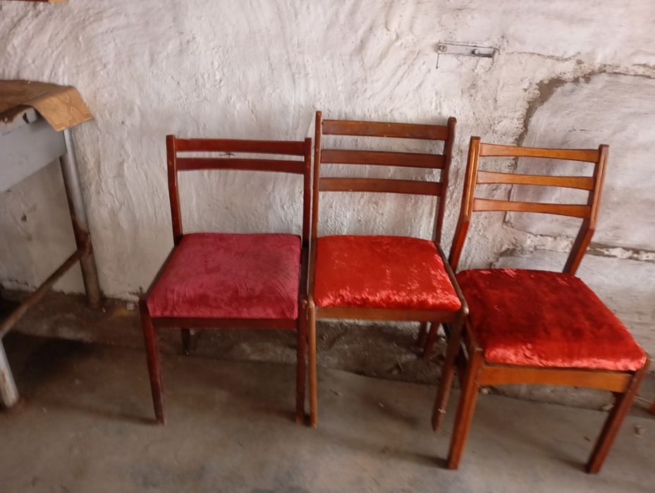 Продаю стулья под реставрацию