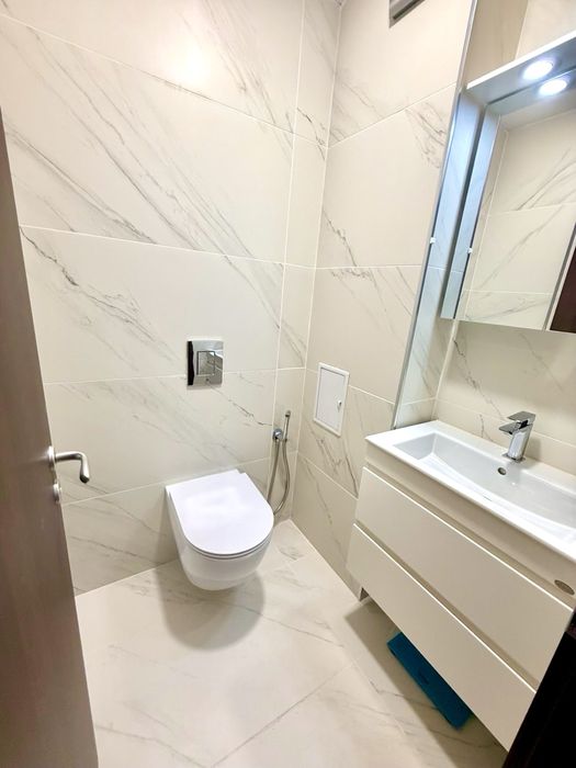 Тристаен апартамент с двор, в луксозен комплекс в Студенски Град