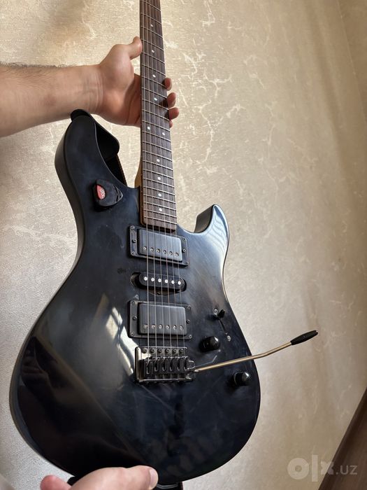Гитара Yamaha rgx 121z в комплекте провод, медиатор, ремень для гитар