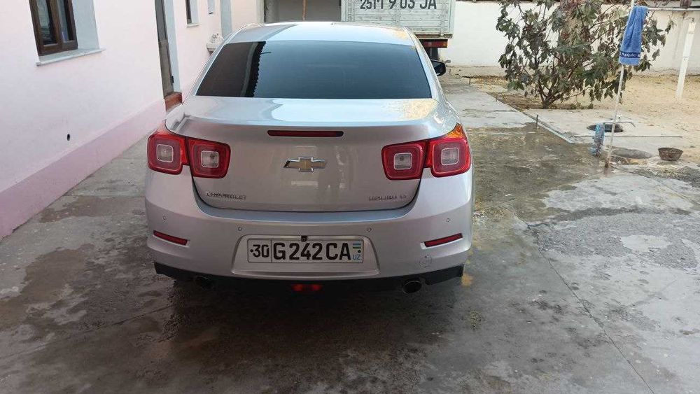 Malibu 1 2-pozitsiya lyukli sotiladi