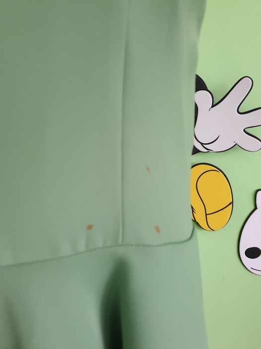 Продавам красив модел зелена рокля