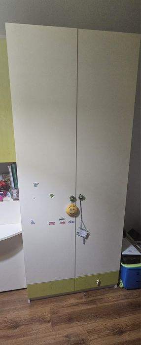 Vand mobila camera copil din MDF cu pat rabatabil pe perete