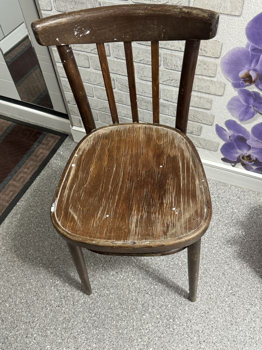 Продается стул деревянный