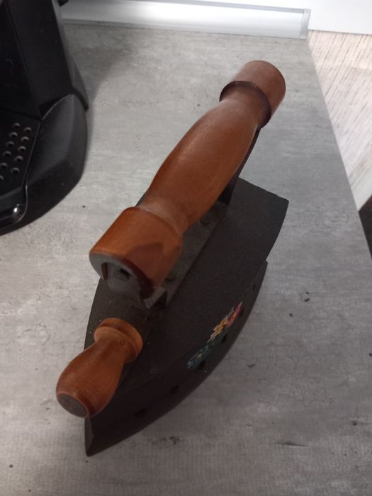 Ютия на твърдо гориво