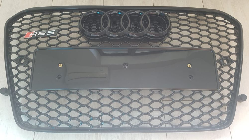 Grila-Fagure-RS5-Look-Audi-A5-B8.5-2011-2016-Negru-Lucios-Premium-Noua