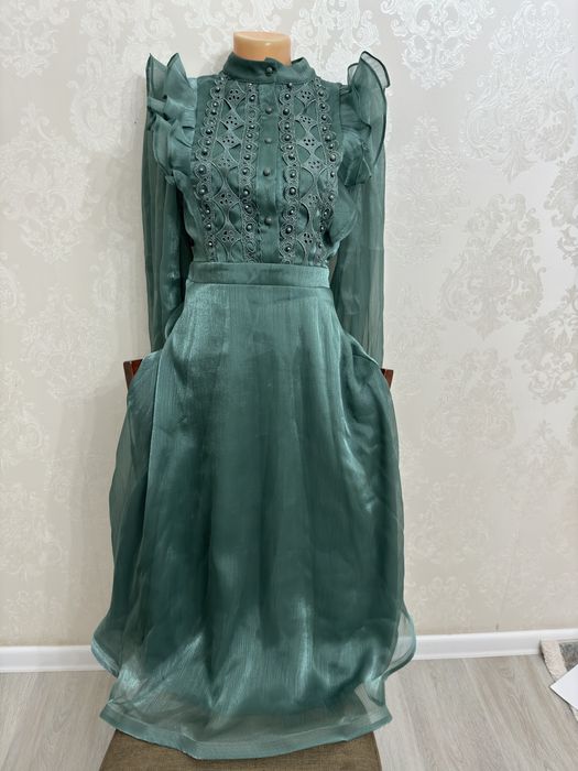 Продам новое платье 44 размер