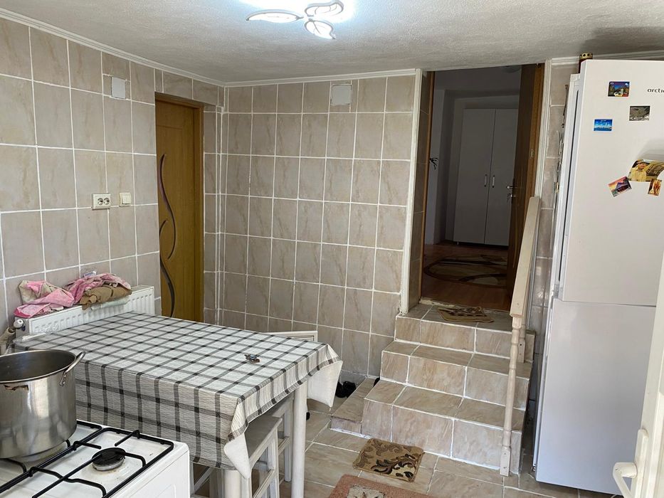 Vând 2 case  Cosesti