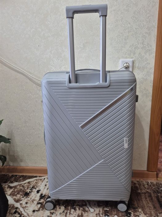 Продам чемоданы в отличном состоянии