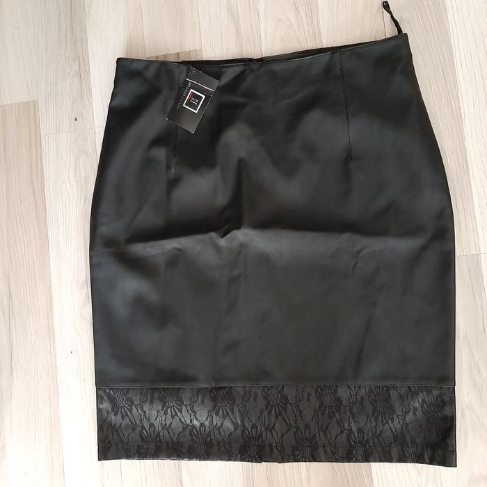 Кожена нова пола