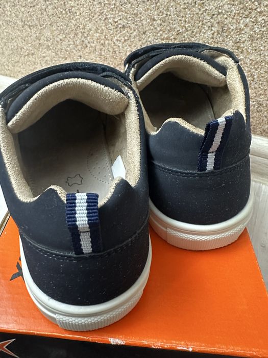 Продаются кроссы