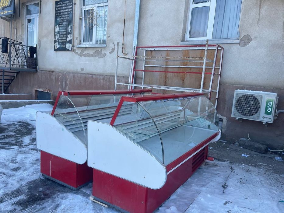 Xolodelnik vitrina