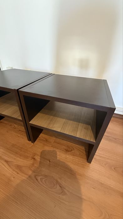 Noptiere 2 bucati ambele 90 lei