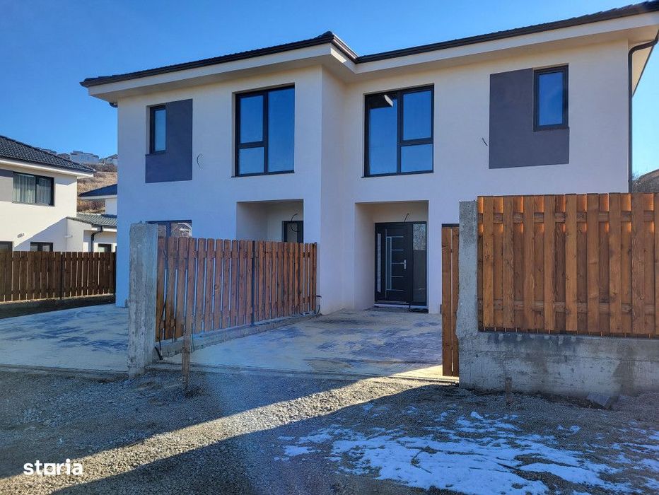 Duplex P+E, 120mp! Teren 400mp! Semifinisat! Loc. Dezmir!