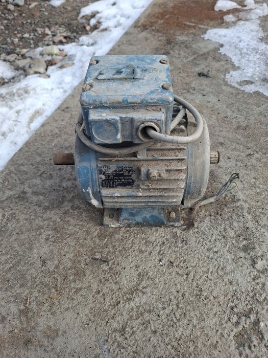 Трехфазный двигатель