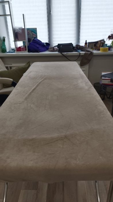 Продам кушетку (чехол в подарок)