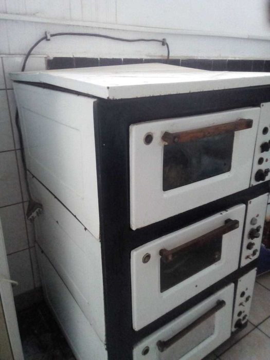 Фурна пауталия на три нива