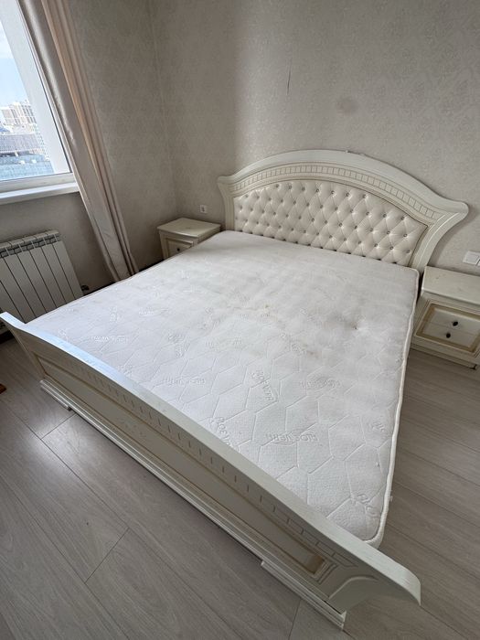 Продам спальный гарнитур
