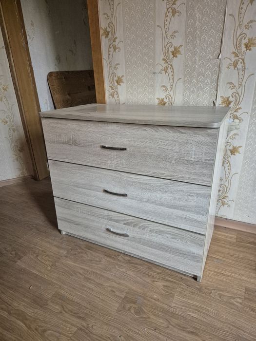 Шкаф, комод в отличном состояний