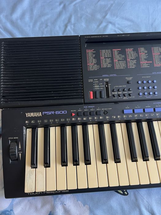Vânzare Yamaha PSR-600 (An 1992) – Stare de funcționare / Ideală începători și studiu acasă