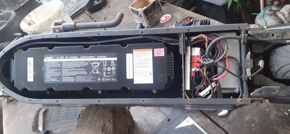 trotineta Ninebot g2max  fabricatie 2023  defecta
