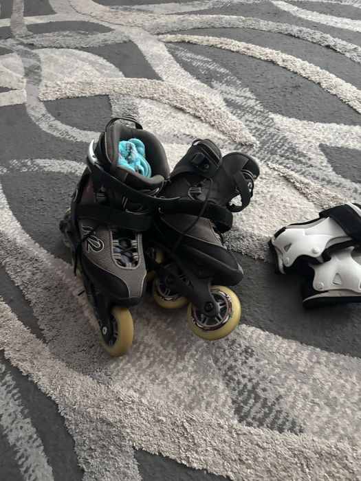 Роликовые коньки.