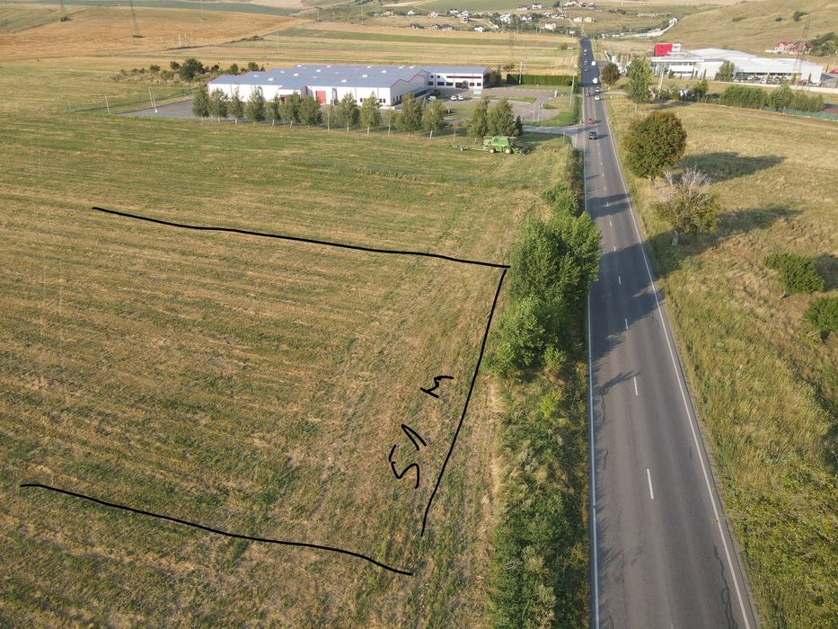 17000 mp intravilan,  65 m latime, zona C Romanului- Sala Polivalenta