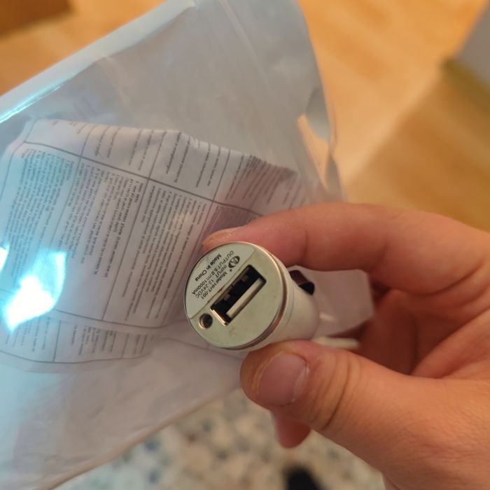 Зарядное устройство в прикуриватель