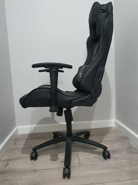 Кресло игровое черное