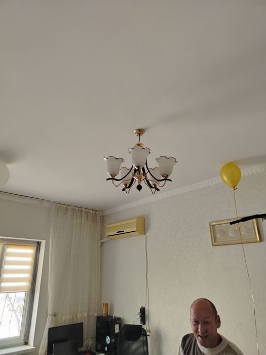 Люстра 5 рожковая за 5000 пять тыс тенгев отличном состоянии